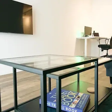 Danube Dreams Self Check-in Apartment *